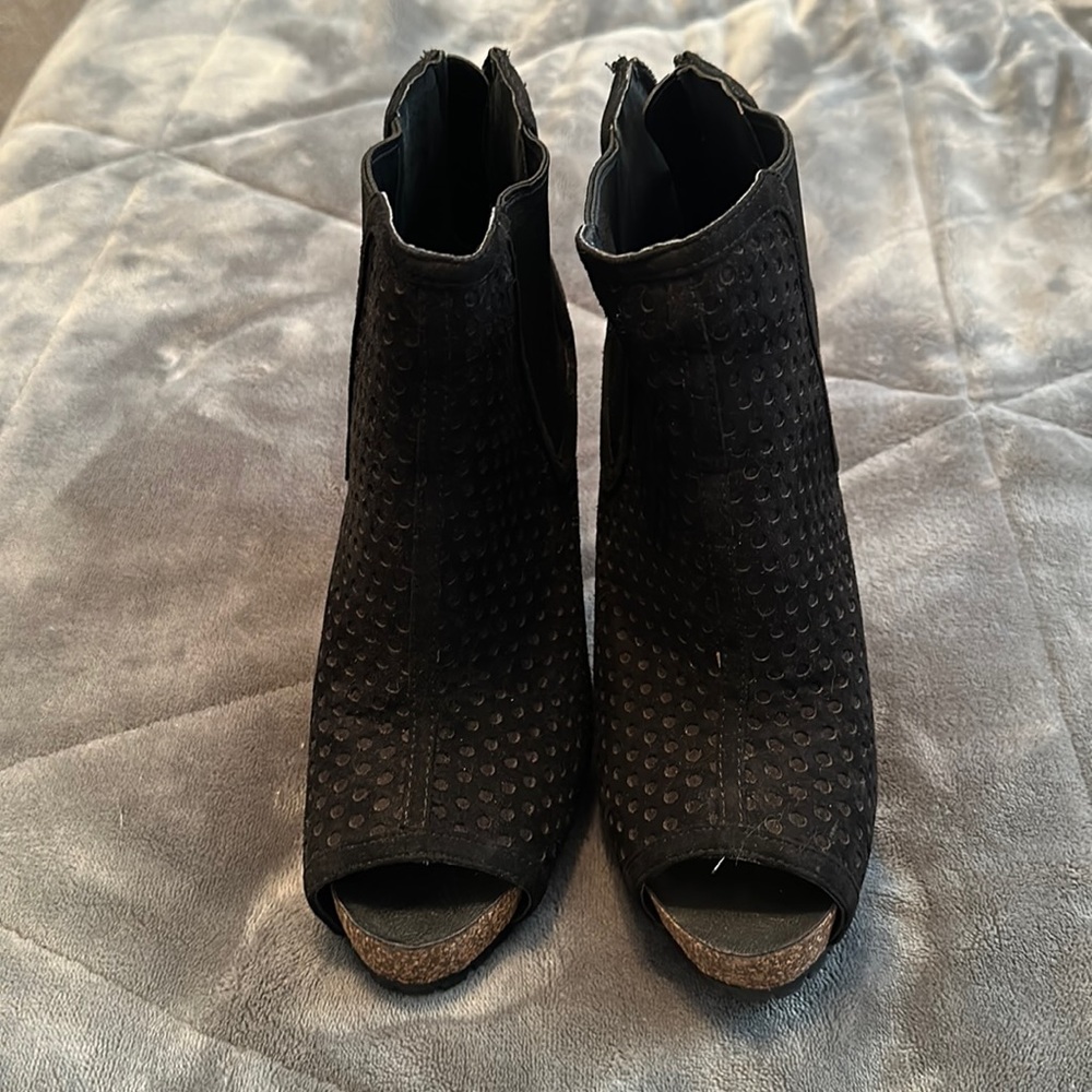 Vera Wang ankle boots